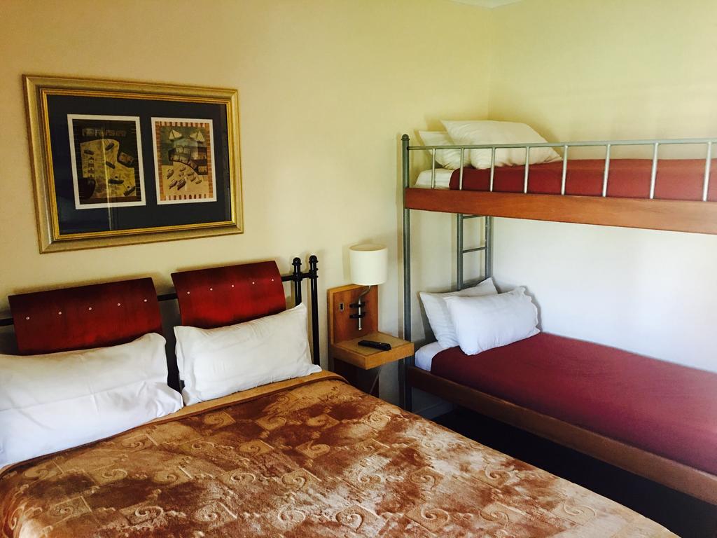 Travel Inn Kroonstad Exteriör bild