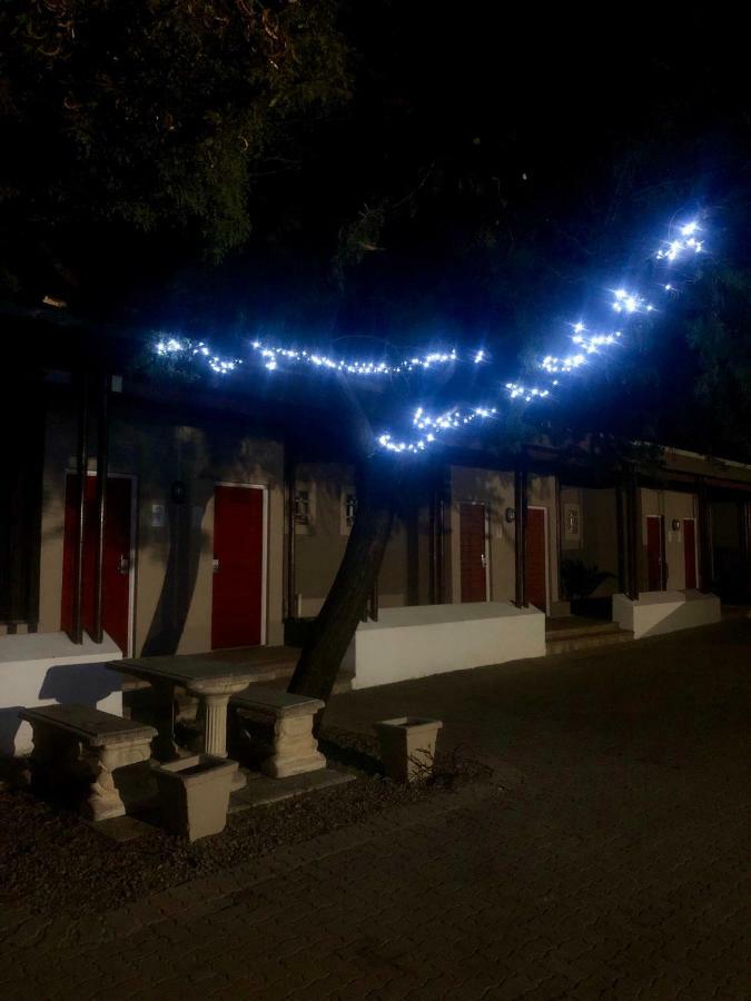 Travel Inn Kroonstad Exteriör bild
